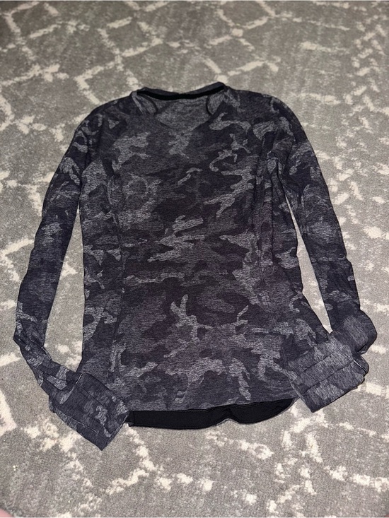 lululemon athletica Tops - Lululemon Ready to Rulu Long Sleeve size 8 grey camo